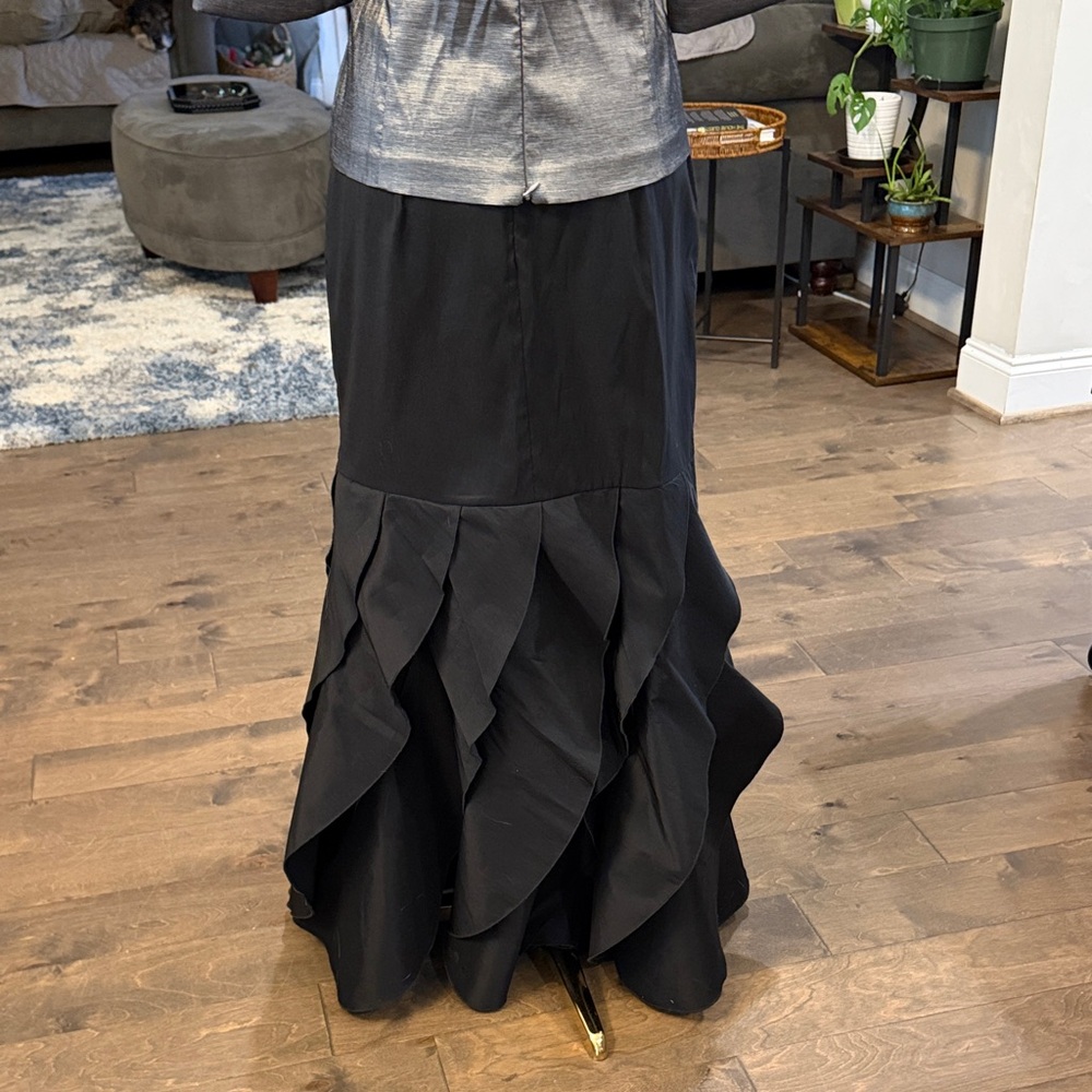 Chic Silver and Black Maxi Dress - Picture 8 of 10